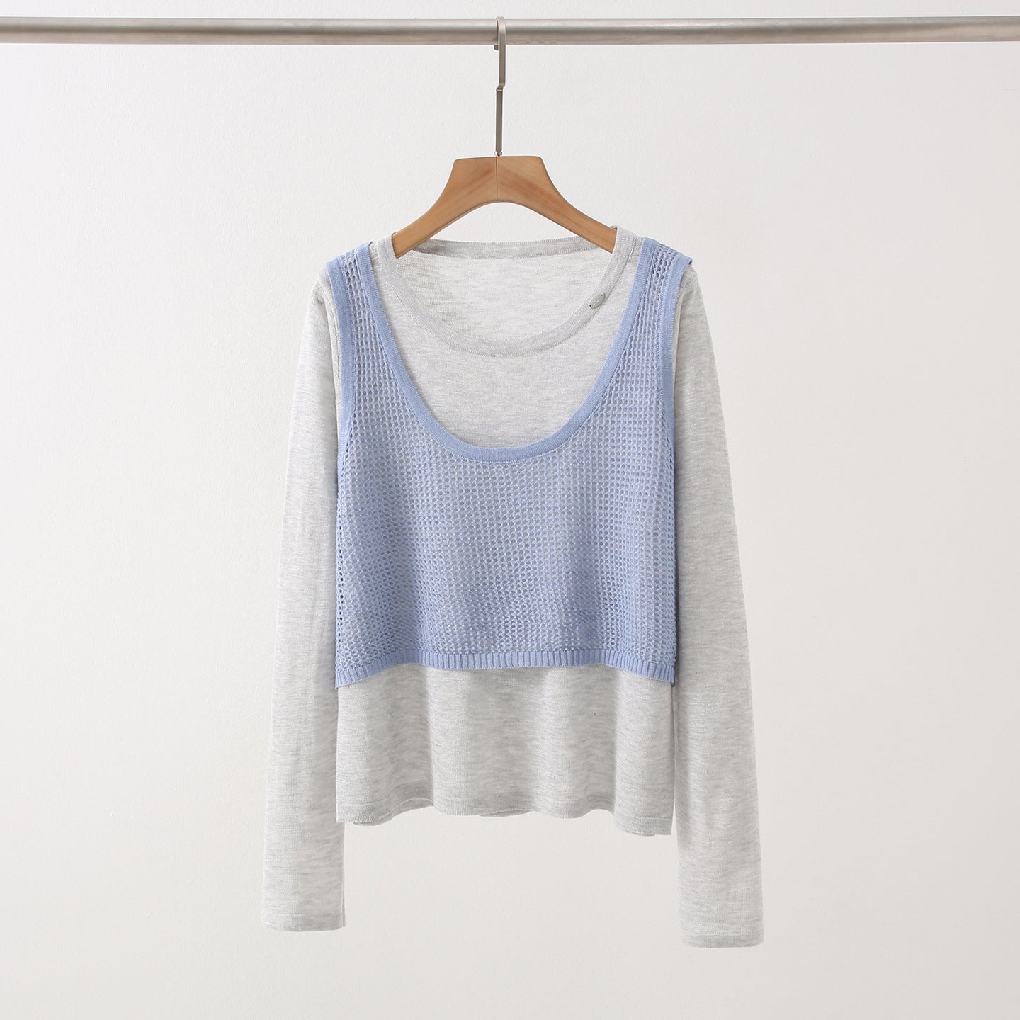New Design Sense Stitching Fake Two-piece Knitted Sweaters Women