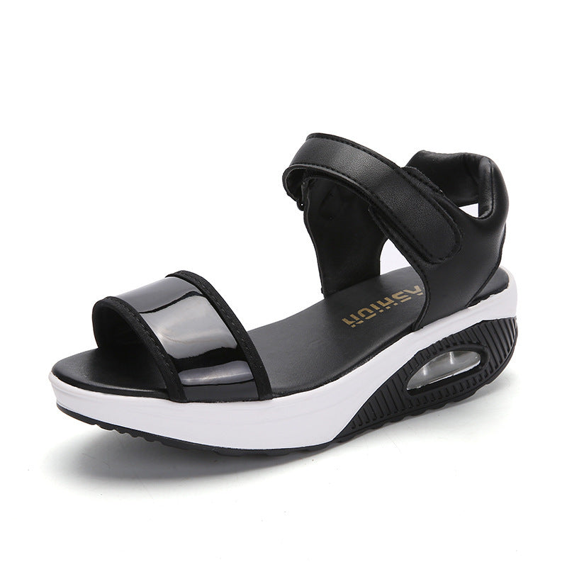 Open-toed platform sandals