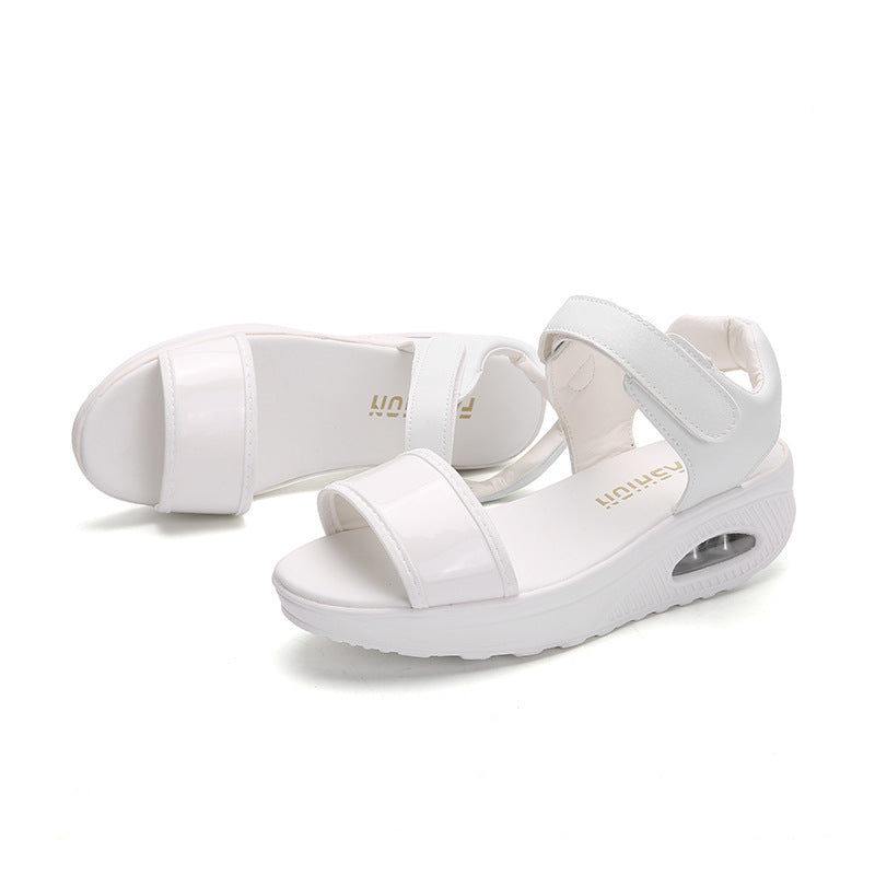 Open-toed platform sandals