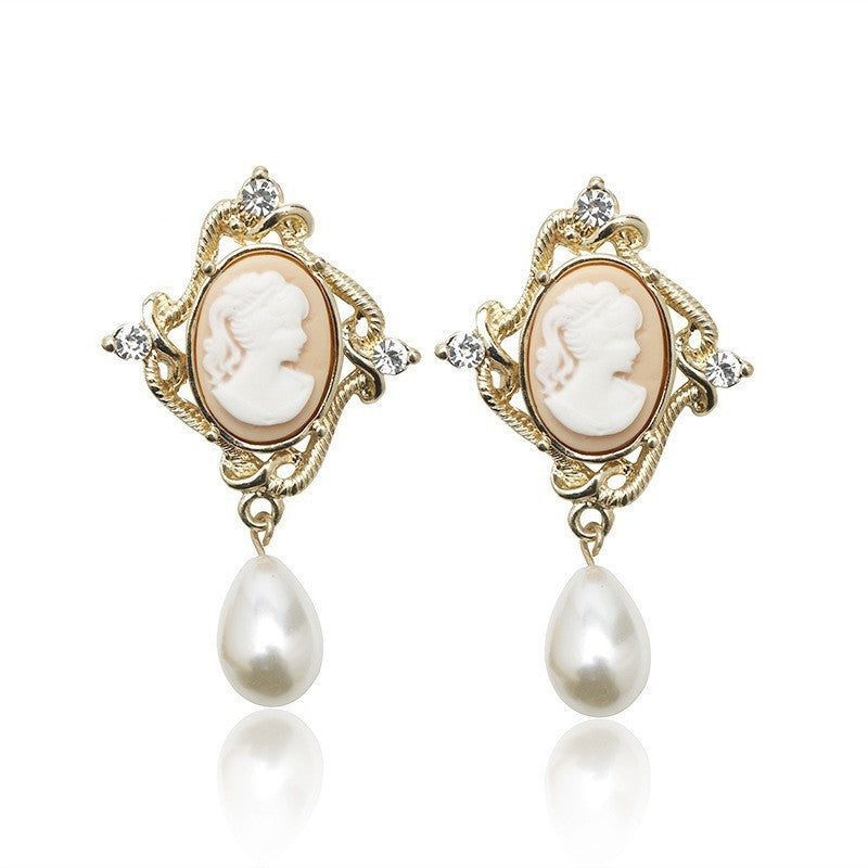 Retro Embossed Mirror Elegant Beauty Earrings