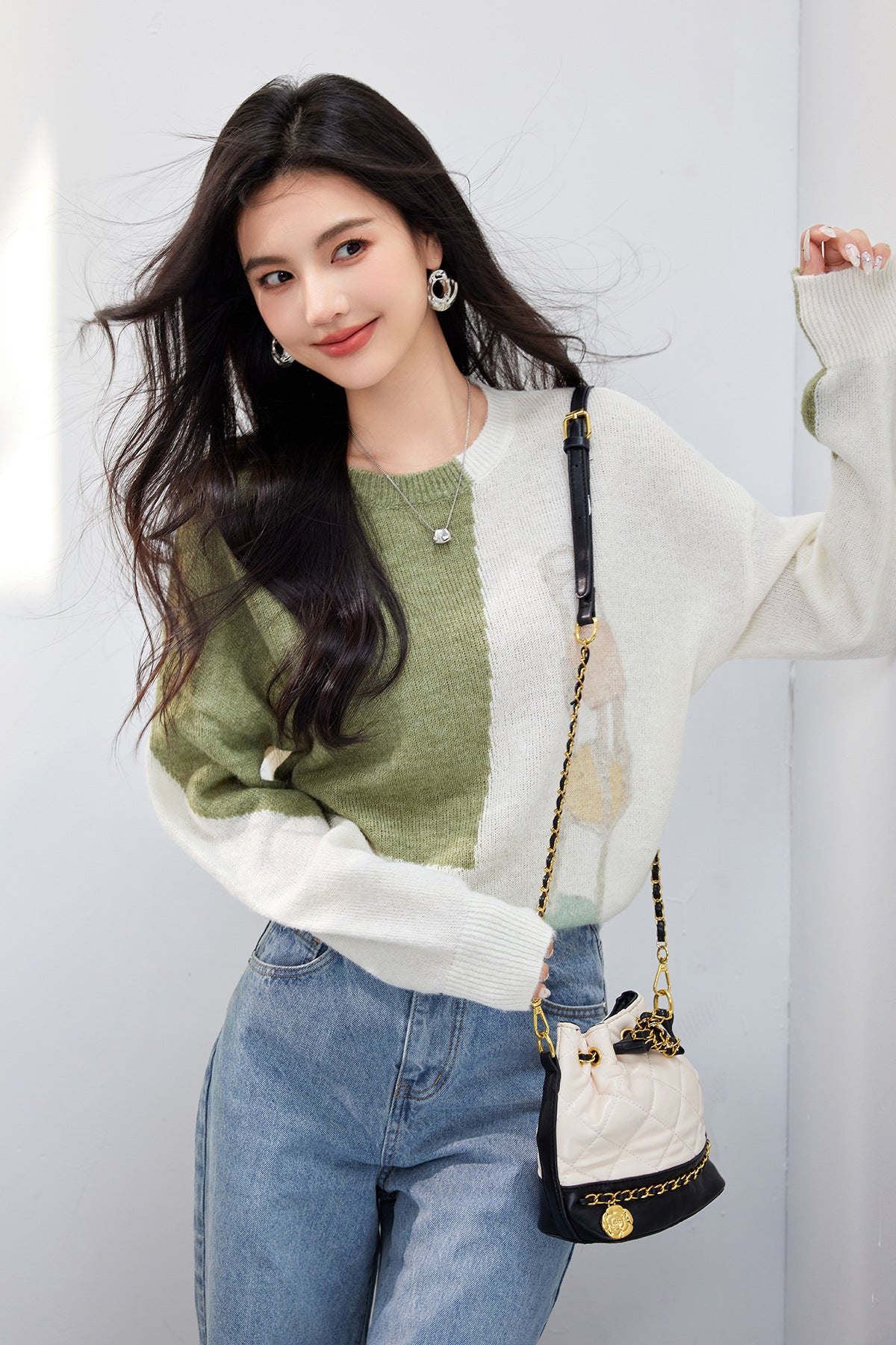 Artistic Collaboration Loose Soft Knit Sweater for Women, Round Neck Knit Top