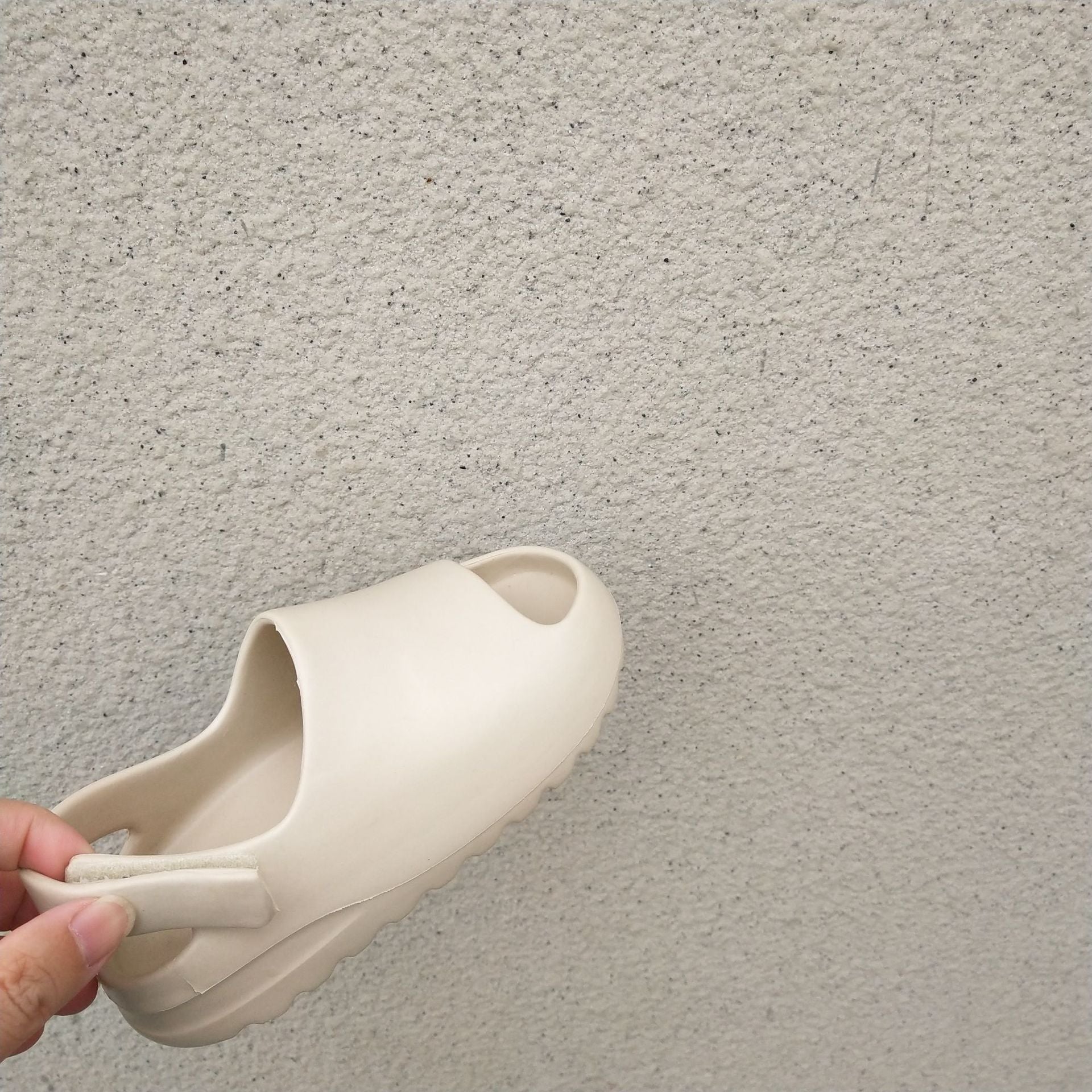 Summer New Home Indoor Slippers Boys And Girls Velcro One Pedal Comfortable Outside Wear Beach Shoes Sandals