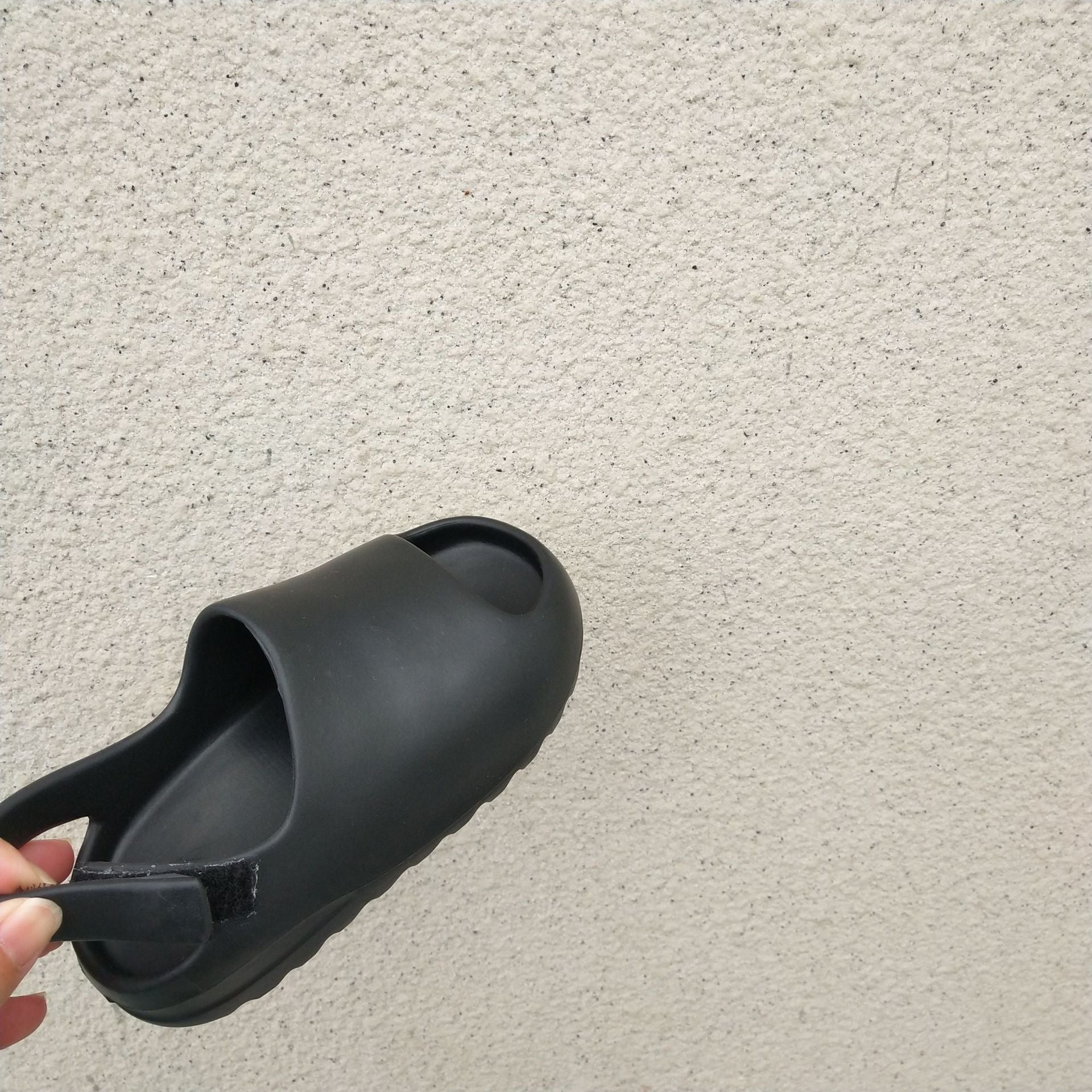 Summer New Home Indoor Slippers Boys And Girls Velcro One Pedal Comfortable Outside Wear Beach Shoes Sandals