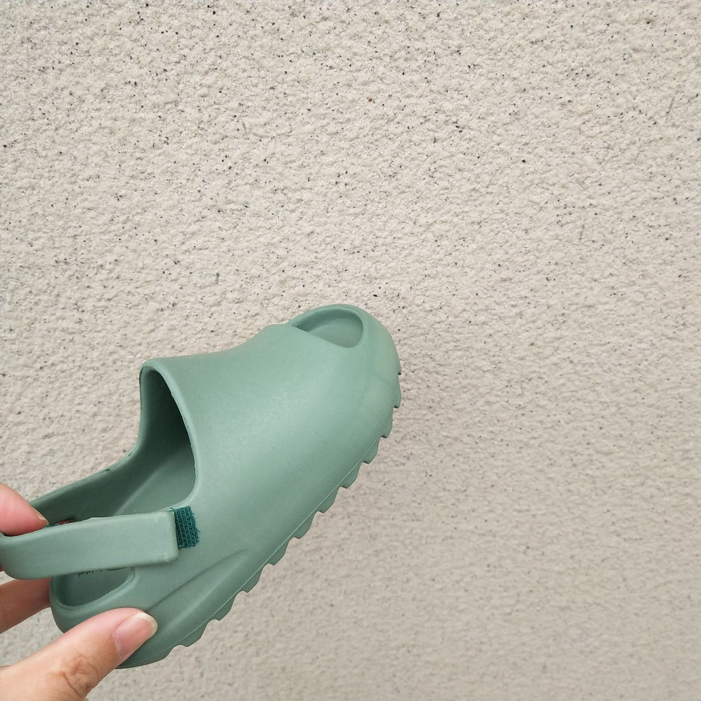 Summer New Home Indoor Slippers Boys And Girls Velcro One Pedal Comfortable Outside Wear Beach Shoes Sandals