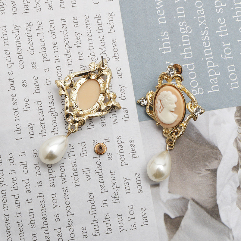 Retro Embossed Mirror Elegant Beauty Earrings